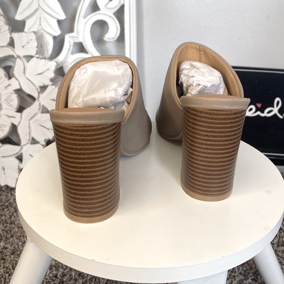 Dorcas mules Open/peep toed Heel Mule in taupe BRAND NEW IN BOX! - Picture 7 of 8